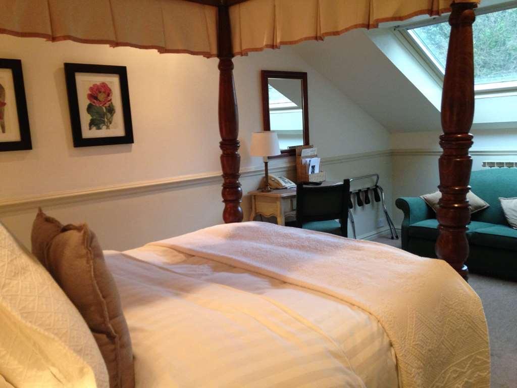Holdsworth House Hotel Halifax Room photo